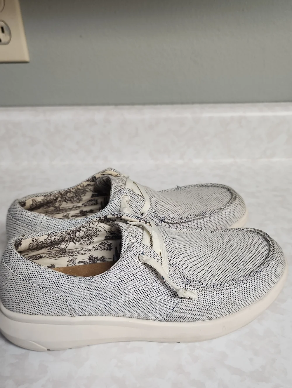 Ariat Light Gray Knit Casual Loafers - Comfort Slip-Ons womens 6 number 3551